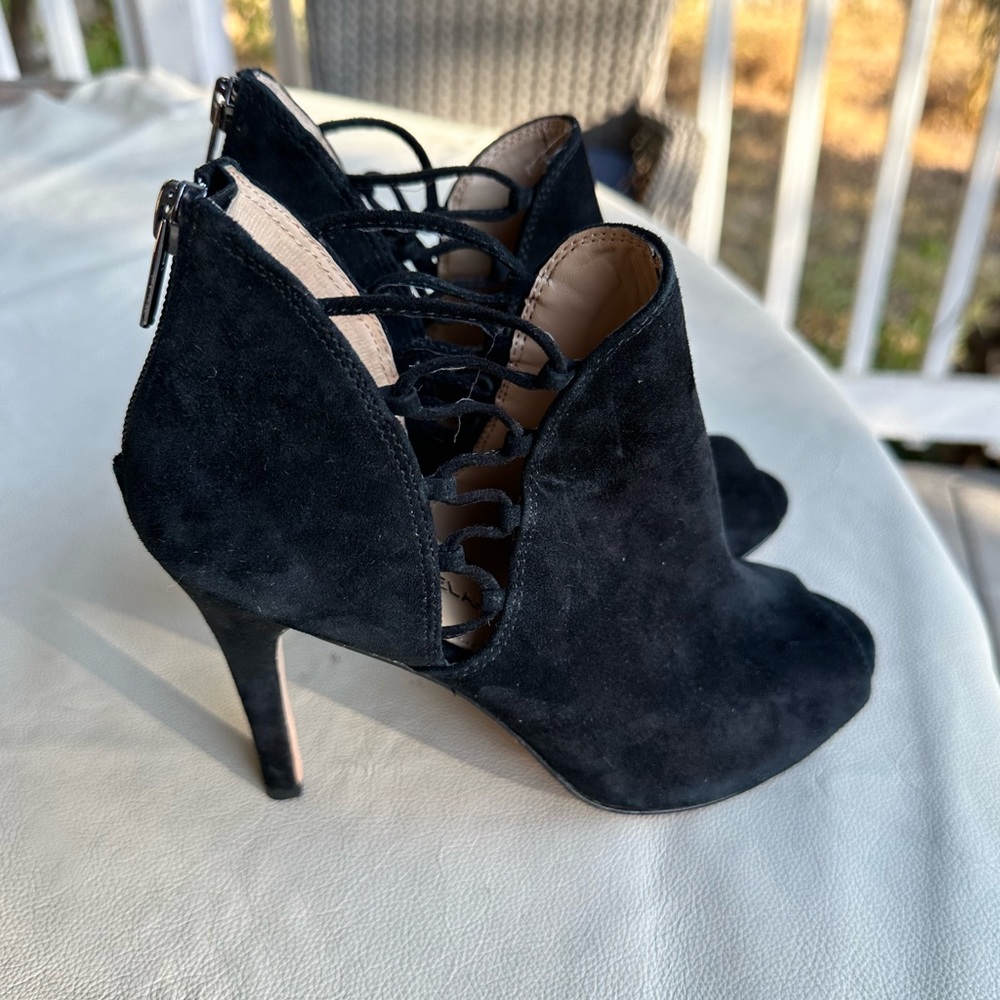 Antonio Melani Leather Heels Size 7